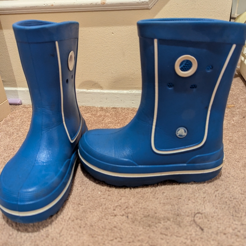 Blue Crocs Rain Boots (Size 2)